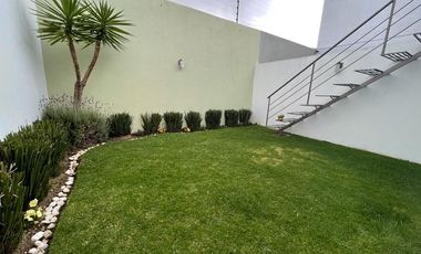 VENTA DE CASA EN  METEPEC  4 RECAMARAS 3 BAÑOS