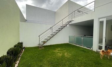 VENTA DE CASA EN  METEPEC  4 RECAMARAS 3 BAÑOS