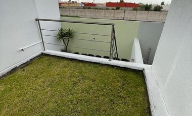 VENTA DE CASA EN  METEPEC  4 RECAMARAS 3 BAÑOS