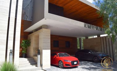 Venta de Residencia en Country Club Corregidora