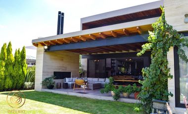 Venta de Residencia en Country Club Corregidora