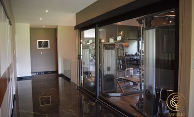 Venta de Residencia en Country Club Corregidora