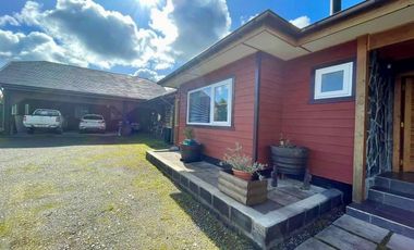 CASA DE 2 PISOS EN FRUTILLAR ALTO, VILLA ALEGRE