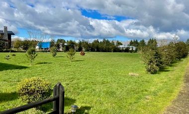 CASA DE 2 PISOS EN FRUTILLAR ALTO, VILLA ALEGRE