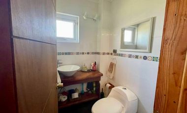 CASA DE 2 PISOS EN FRUTILLAR ALTO, VILLA ALEGRE