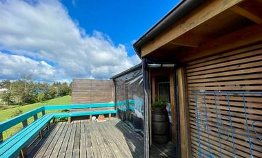 CASA DE 2 PISOS EN FRUTILLAR ALTO, VILLA ALEGRE