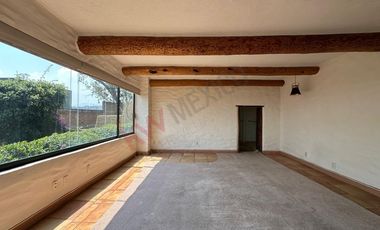 Tu nuevo hogar con encanto único en Vistas del Valle