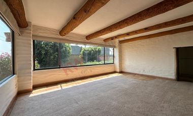 Tu nuevo hogar con encanto único en Vistas del Valle