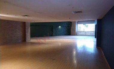 LOCAL EN RENTA PLANTA PRINCIPAL $152,662.13 + IVA + MTTO