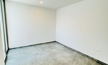 Casa en venta con roof garden y recámara en PB– Fracc. Santa María