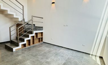 Casa en venta con roof garden y recámara en PB– Fracc. Santa María