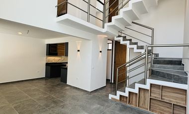 Casa en venta con roof garden y recámara en PB– Fracc. Santa María