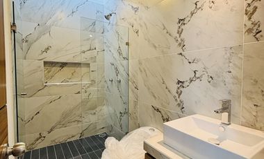 Casa en venta con roof garden y recámara en PB– Fracc. Santa María