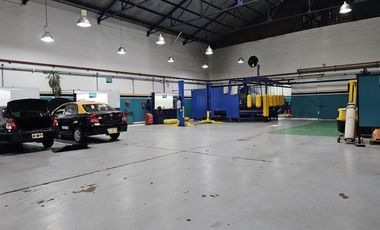 Galpon  con salon comercial y oficinas en Zona sur Rosario