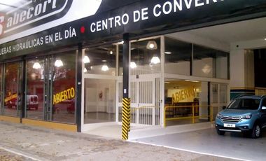 Galpon  con salon comercial y oficinas en Zona sur Rosario