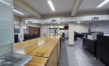 Galpon  con salon comercial y oficinas en Zona sur Rosario