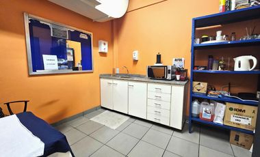 Galpon  con salon comercial y oficinas en Zona sur Rosario