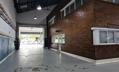 Galpon  con salon comercial y oficinas en Zona sur Rosario