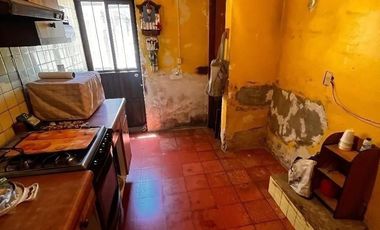 Casa en Venta en Zapopan, Centro,  Zapopan, Jalisco  Se ofrece como terreno