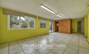 Estupenda oportunidad casa comercial en Ñuñoa.
