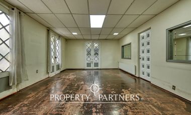 Estupenda oportunidad casa comercial en Ñuñoa.
