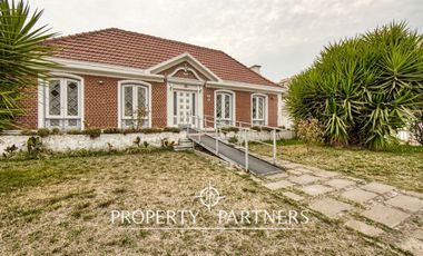Estupenda oportunidad casa comercial en Ñuñoa.