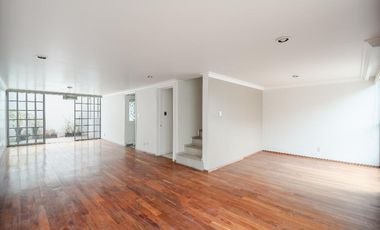 Venta de Casa Ubicada en Av de Las Flores