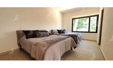 CASA EN VENTA , AVNDARO.