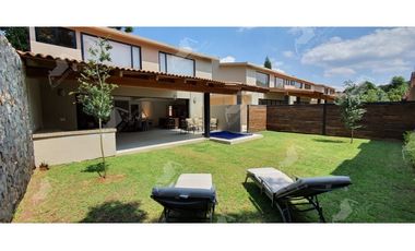 CASA EN VENTA , AVNDARO.