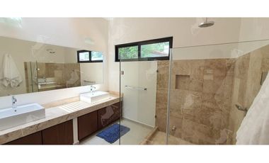 CASA EN VENTA , AVNDARO.