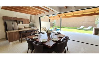 CASA EN VENTA , AVNDARO.