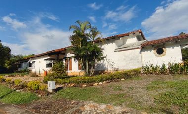 En Venta Casa Campestre de un piso en Colinas, Jamundí