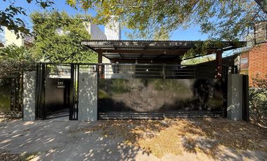 VENTA CASA 3 DORMITORIOS Y PILETA EN ROLDAN