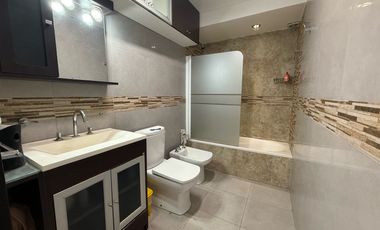 VENTA CASA 3 DORMITORIOS Y PILETA EN ROLDAN