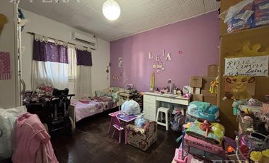 Venta de Casa para Dos Familias en Quilmes Oeste