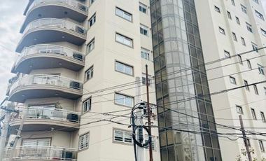 Venta - Departamento 4 Ambientes con Dependencia, 2 Cocheras, 3 Bauleras - Ramos Mejía Centro