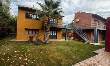 Quinta en  Villa Tacu.
