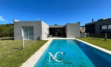 Casa en venta de 5 ambientes en Senderos IV Costa esmeralda