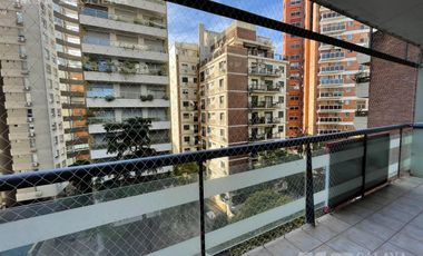 Departamento - Alquiler -  Olivos - 3 ambientes  con dependencia  -  amplio 120 mts y cochera