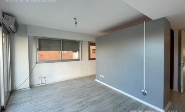 Departamento - Alquiler -  Olivos - 3 ambientes  con dependencia  -  amplio 120 mts y cochera