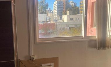 VENTA OFICINA RIVADAVIA 86 - 2 PRIV + BAÑO NQN
