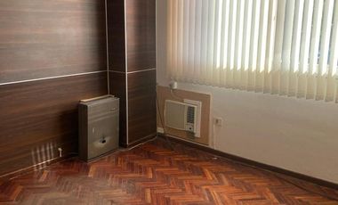 VENTA OFICINA RIVADAVIA 86 - 2 PRIV + BAÑO NQN