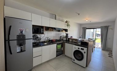 Alquiler, Casa 2 dorm, 1 Baño, Patio, Garage, Docta!