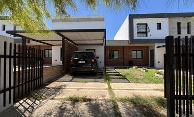 Alquiler, Casa 2 dorm, 1 Baño, Patio, Garage, Docta!