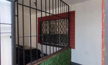 Casa en venta - 2 Dormitorios 1 Baño - Quilmes