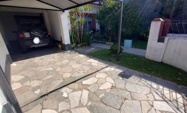 Casa en venta - 2 Dormitorios 1 Baño - Quilmes