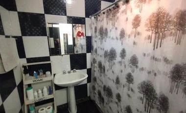 Casa en venta - 2 Dormitorios 1 Baño - Quilmes