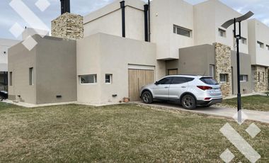 Casa en  Barrio privado Sauces del Limay