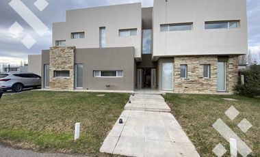 Casa en  Barrio privado Sauces del Limay