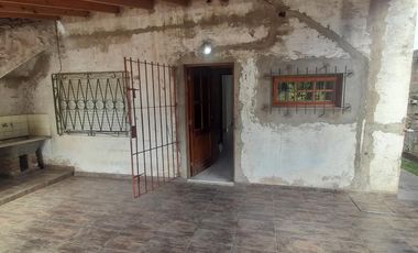 Venta Casa 3 Ambientes Parrilla Cochera